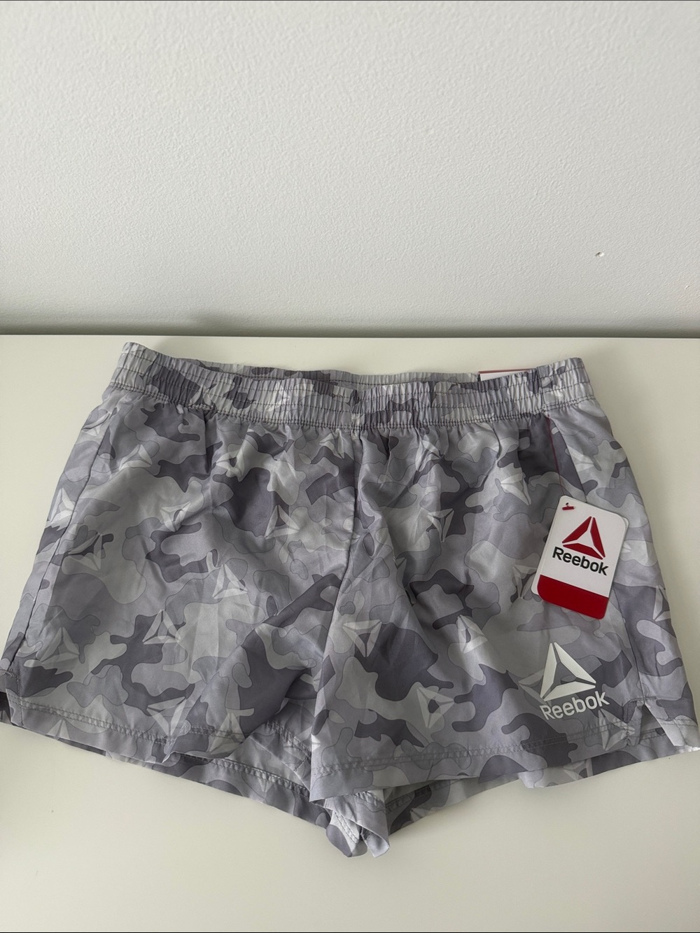 Reebok Men’s Gray Camo Athletic Shorts Size 18